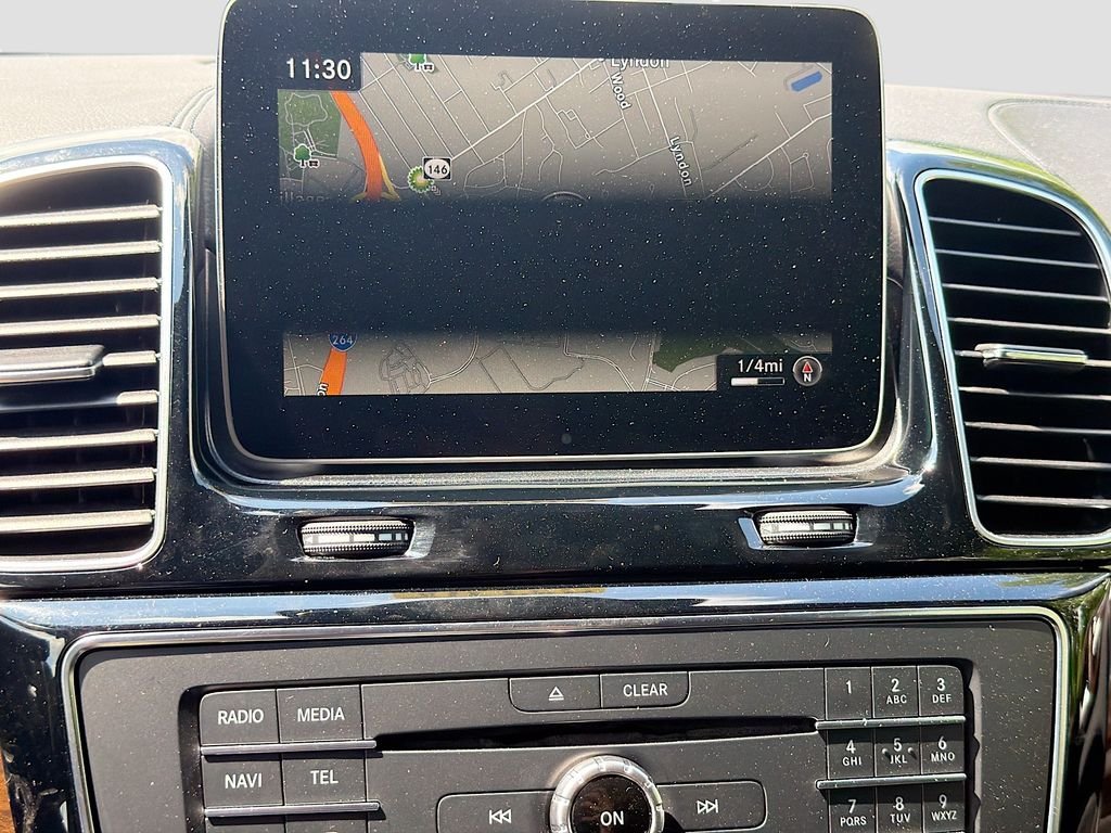 Used 2019 Polar White Mercedes-Benz 450 4MATIC® image 11