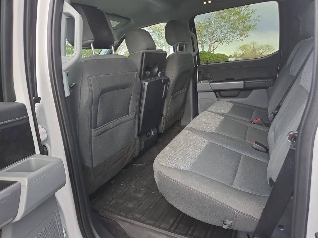 Used 2021 Oxford White Ford XLT image 39