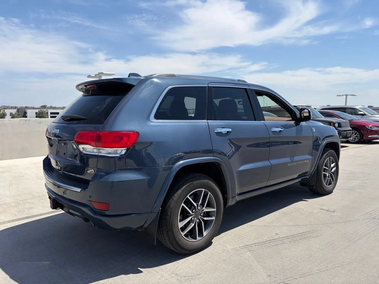 Used 2021 Slate Blue Pearlcoat Jeep Overland image 2