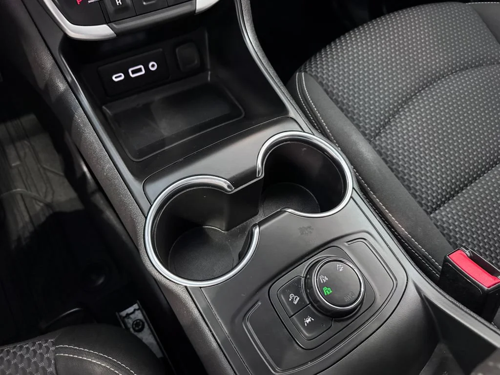 2024 GMC Terrain SLE - Photo 22