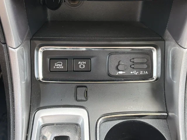 Used 2022 White Subaru Limited image 22