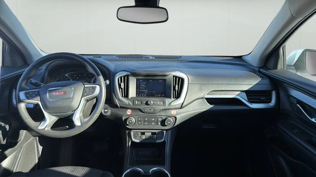 Used 2024 White GMC SLE image 10