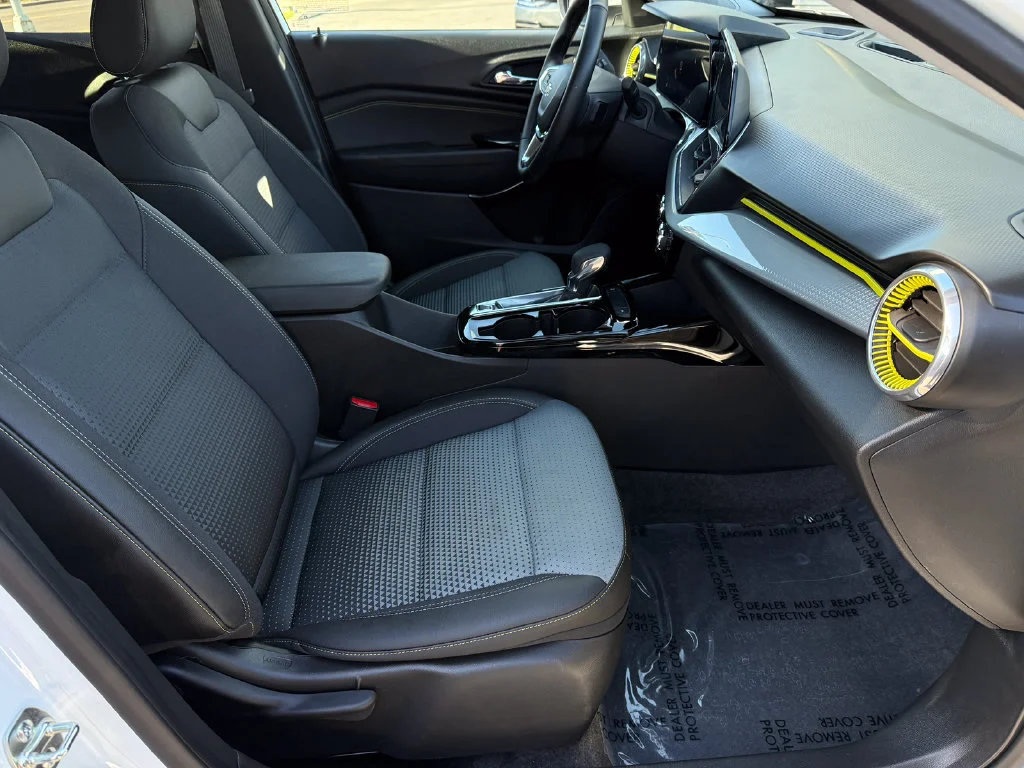 Used 2026 Summit White Chevrolet LT image 16