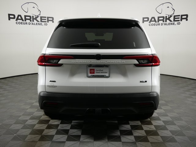 Used 2024 Wind Chill Pearl Toyota XLE image 6