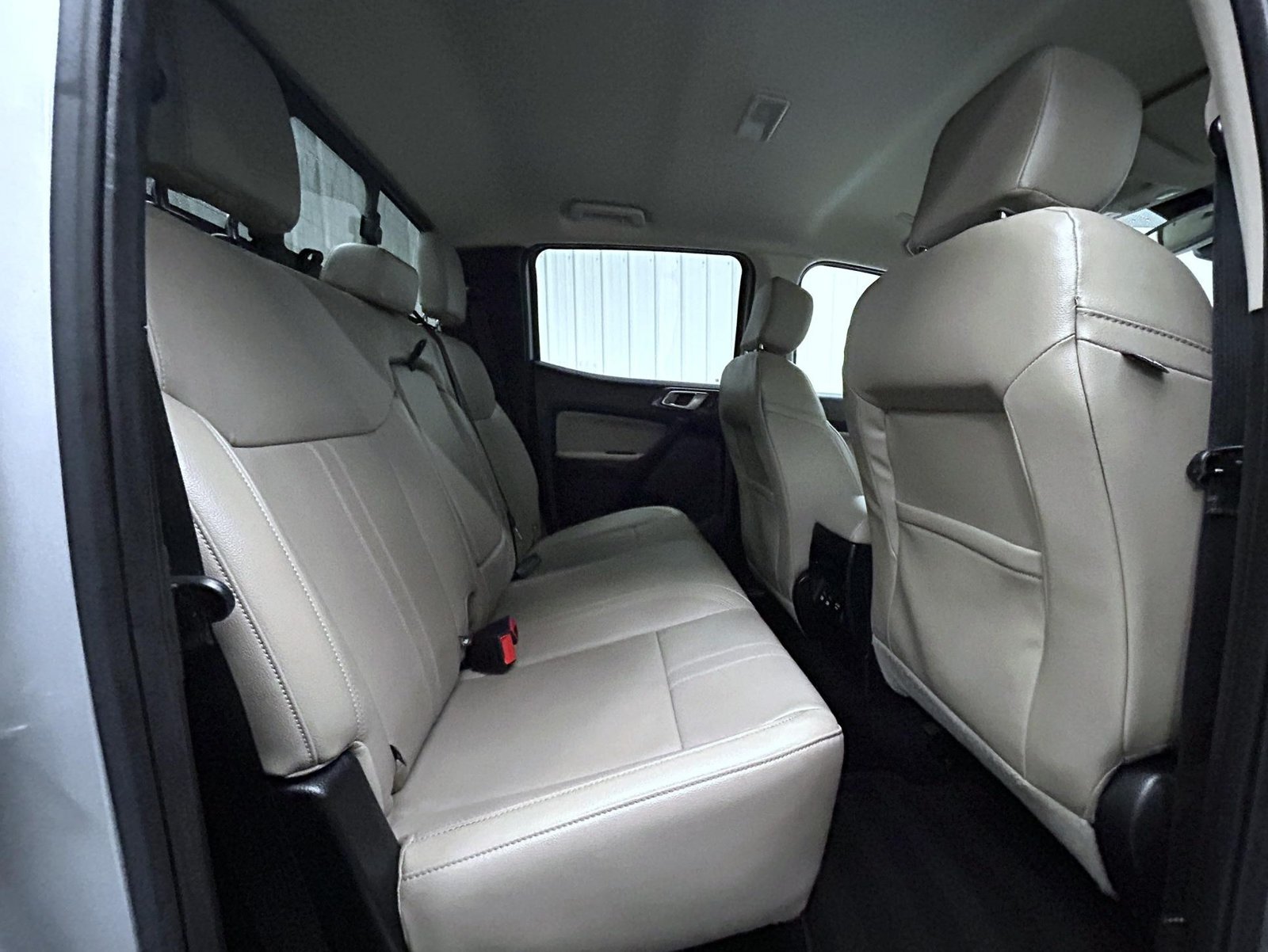 Used 2019 Silver Ford Lariat image 18