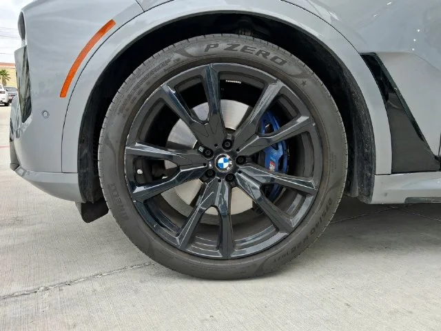 Used 2025 Gray BMW xDrive40i image 27