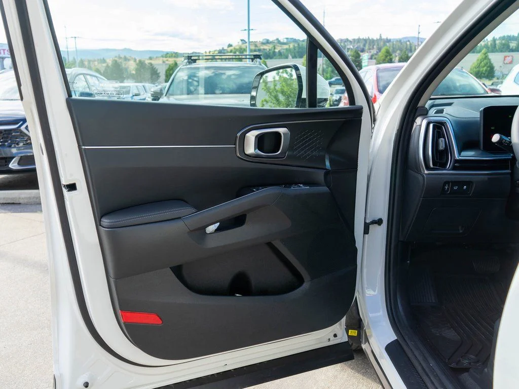 2025 Kia Sorento EX Hybrid - Photo 16