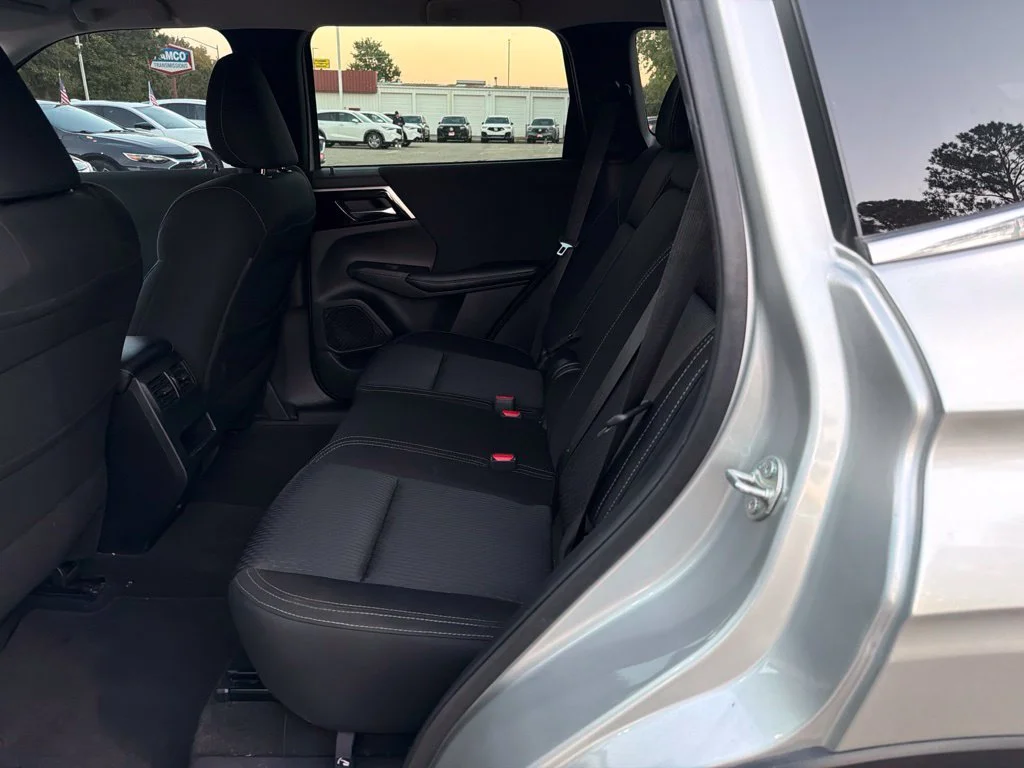 Used 2022 Silver Mitsubishi ES image 14
