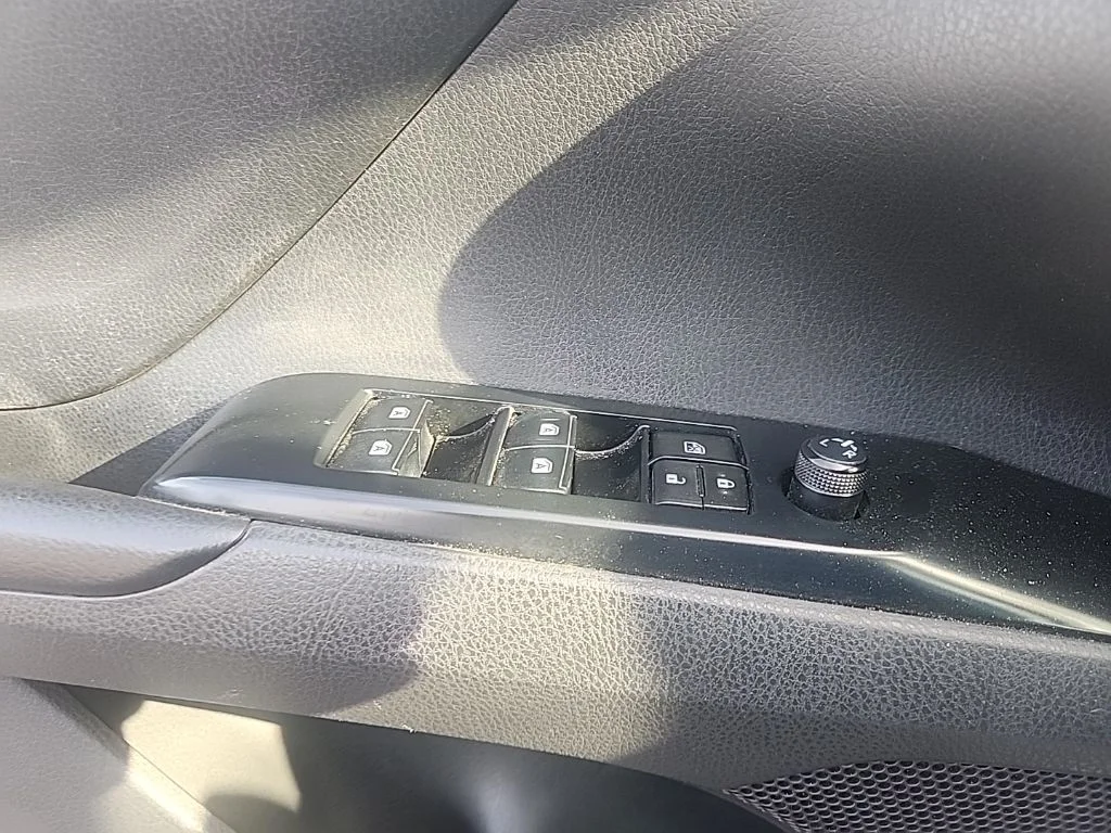 Used 2019 Silver Toyota SE image 26
