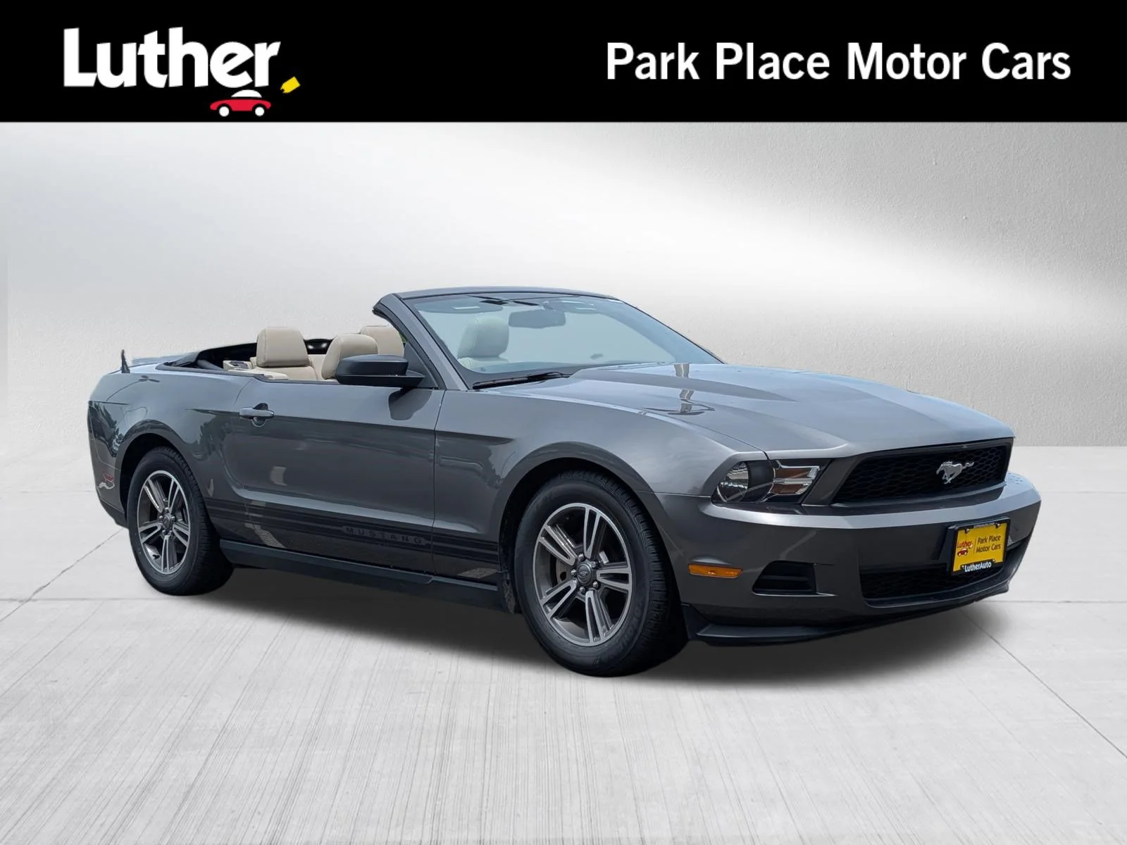 2011 Ford Mustang V6 Premium's photo