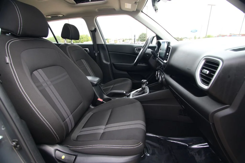 Used 2025 Gray Hyundai SEL image 8