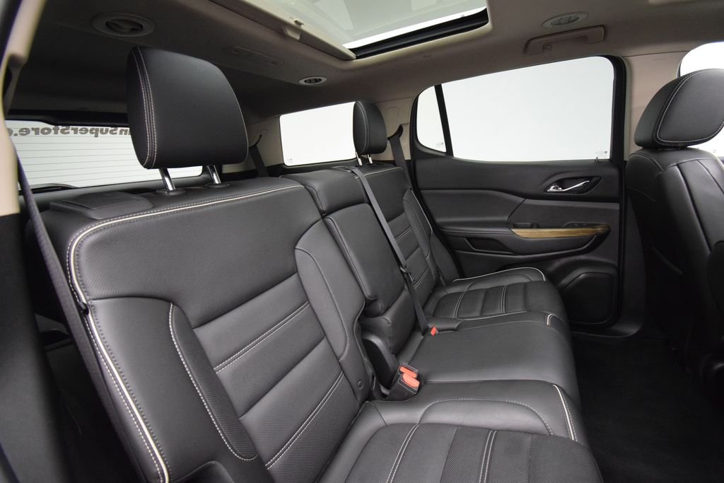 Used 2019 White Frost Tricoat GMC Denali image 27