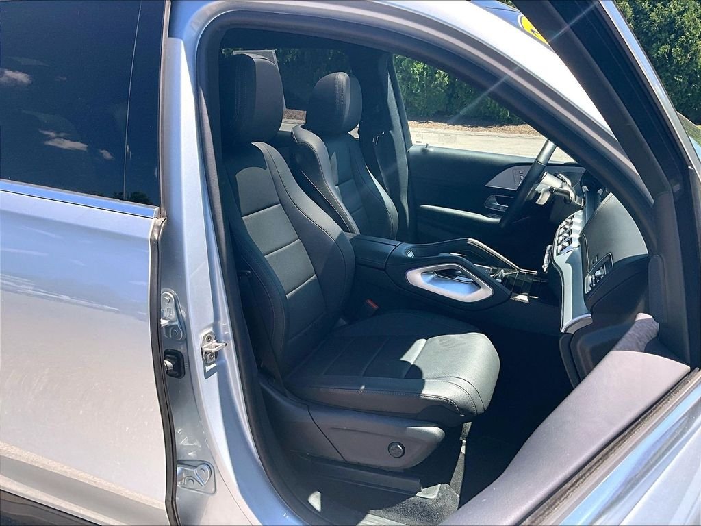 Used 2025 White Mercedes-Benz GLS 450 image 11