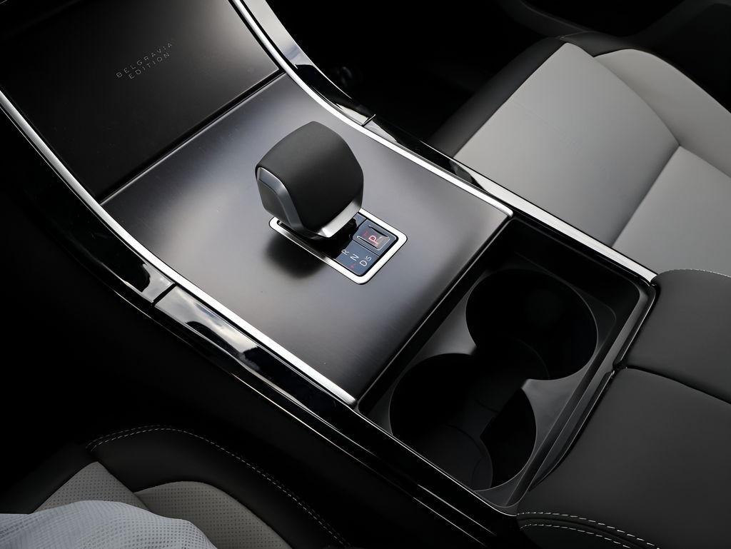 New 2026 Fuji White Land Rover  image 26