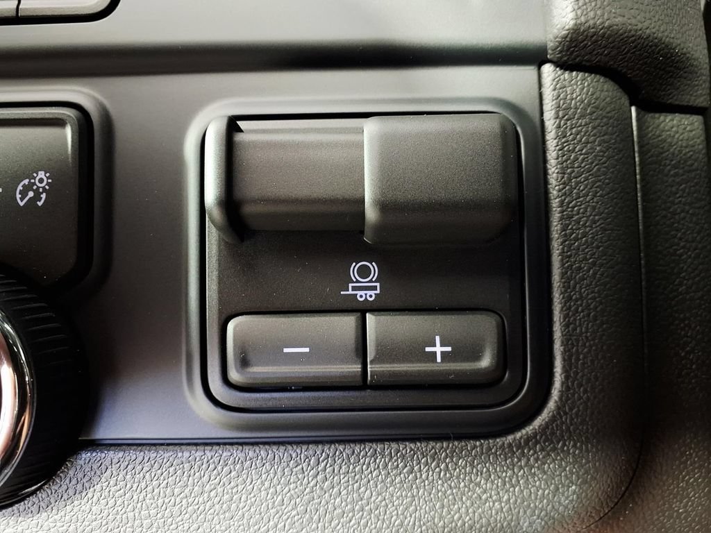 2026 Chevrolet Suburban Z71 - Photo 21