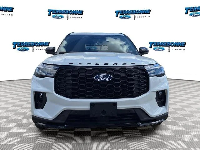 New 2027 Star White Metallic Tri-Coat Ford ST-Line image 28