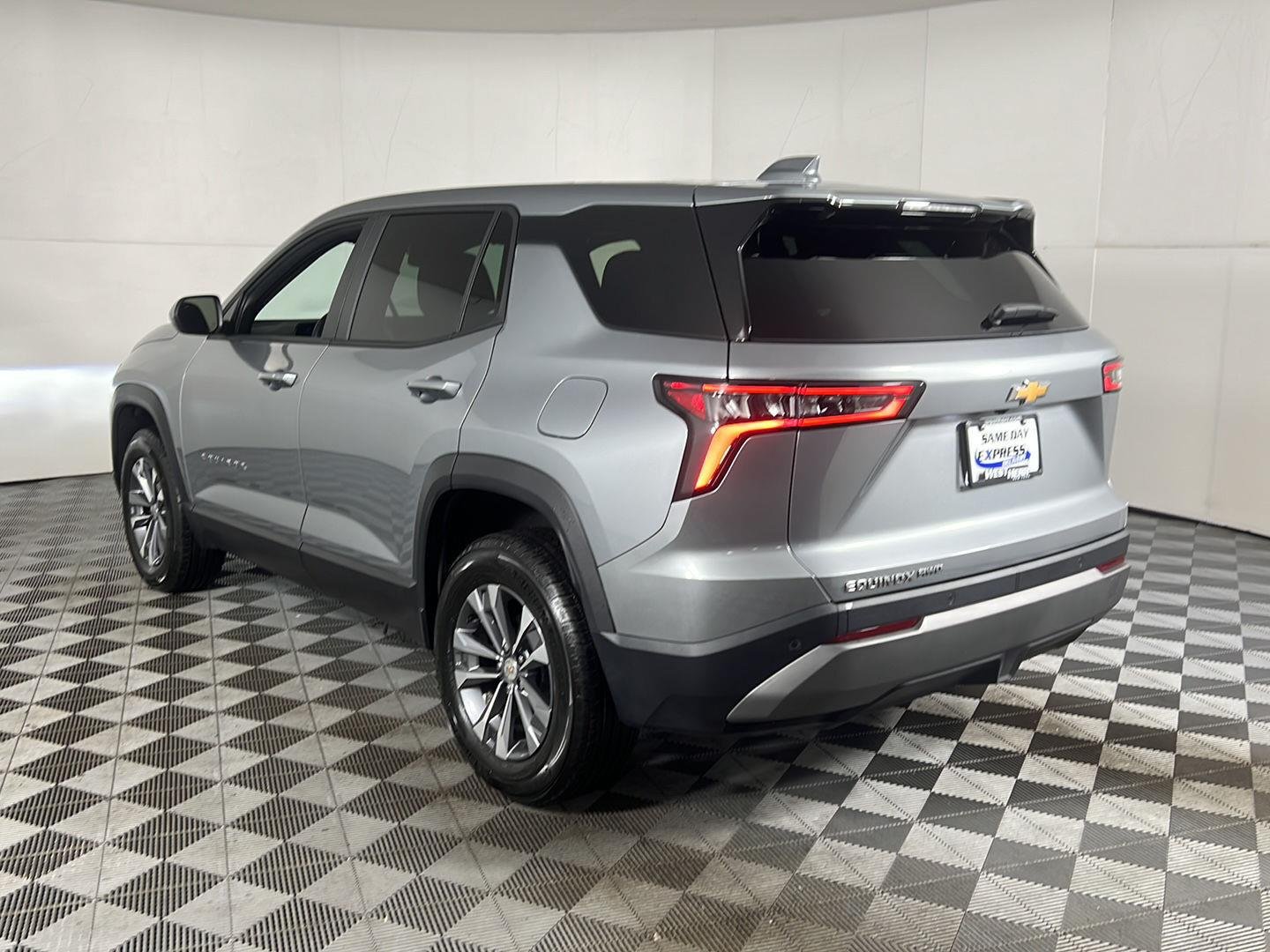 Used 2026 Sterling Gray Metallic Chevrolet AWD LT image 31