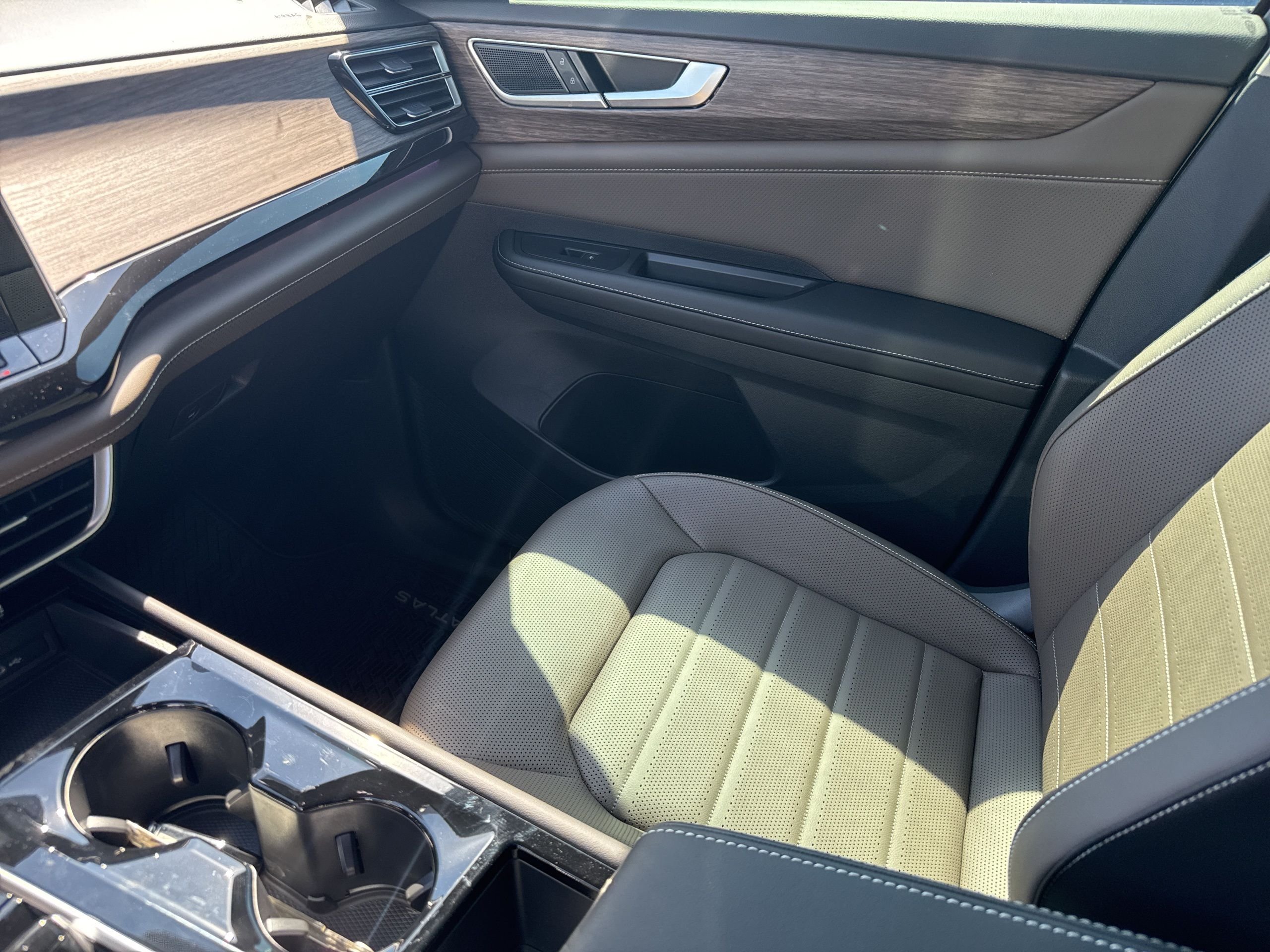 2026 Volkswagen Atlas SEL - Photo 18
