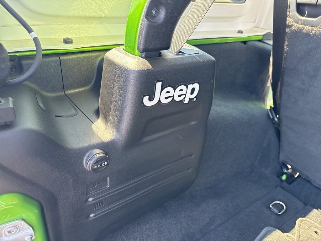 Used 2019 Green Jeep Unlimited Sahara image 24
