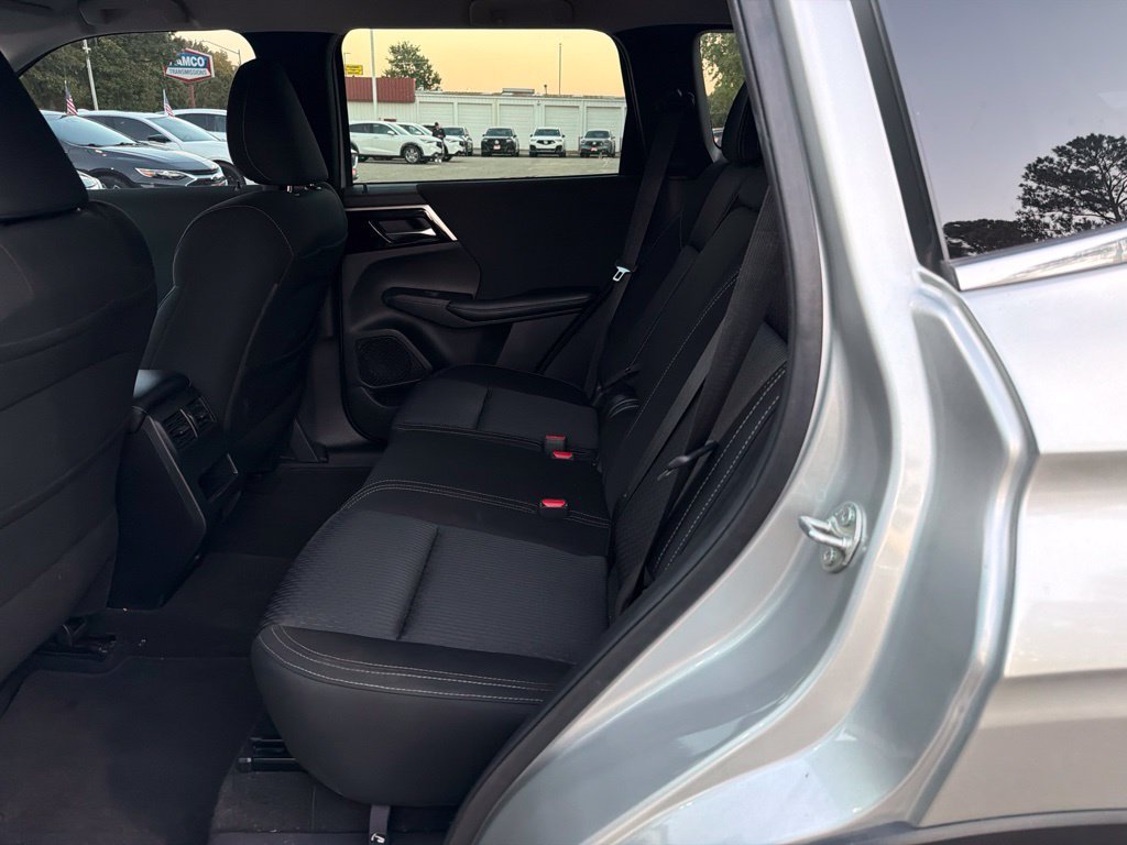 Used 2022 Silver Mitsubishi ES image 14