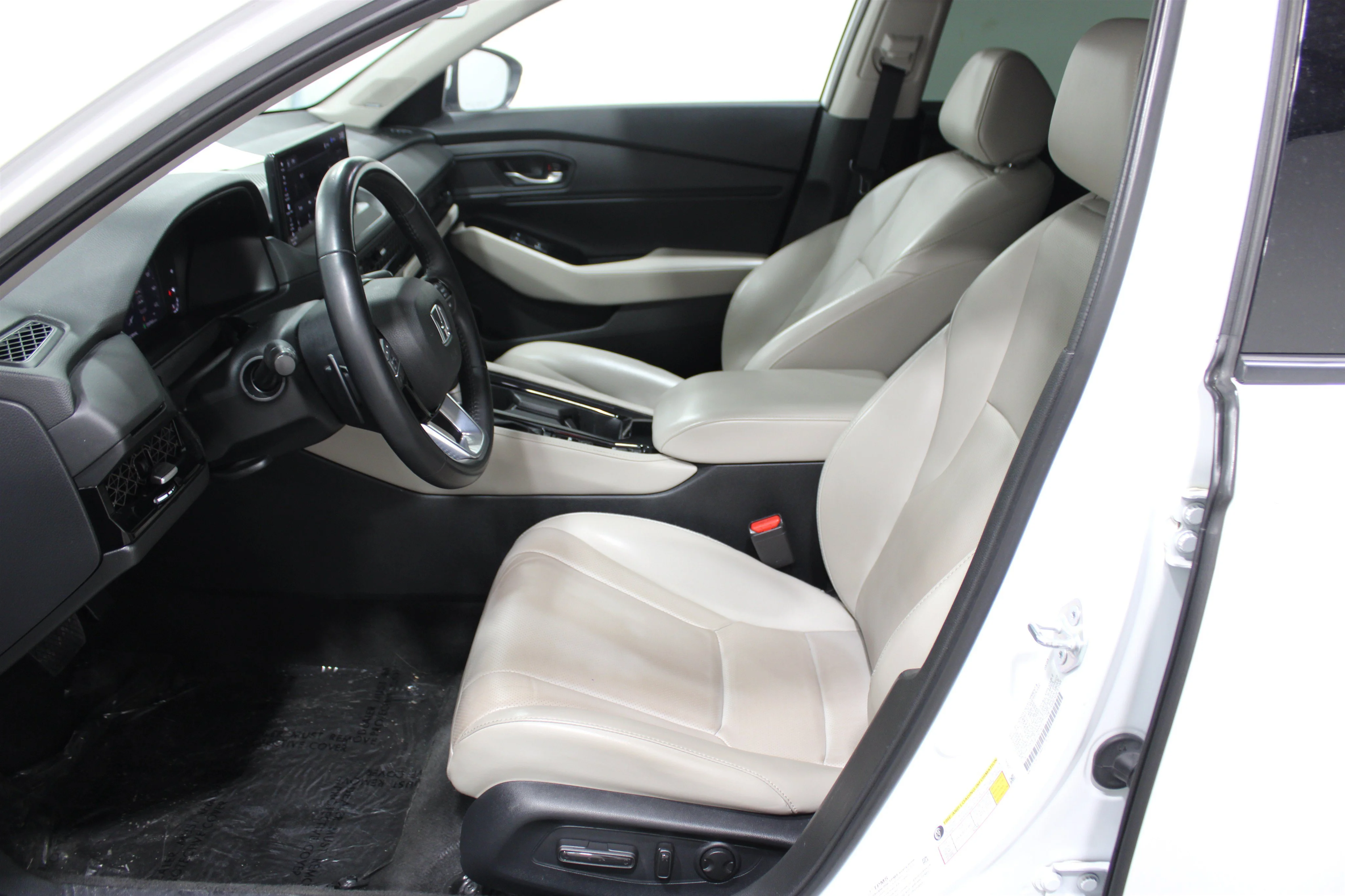Used 2023 WHTIE Honda Touring image 3