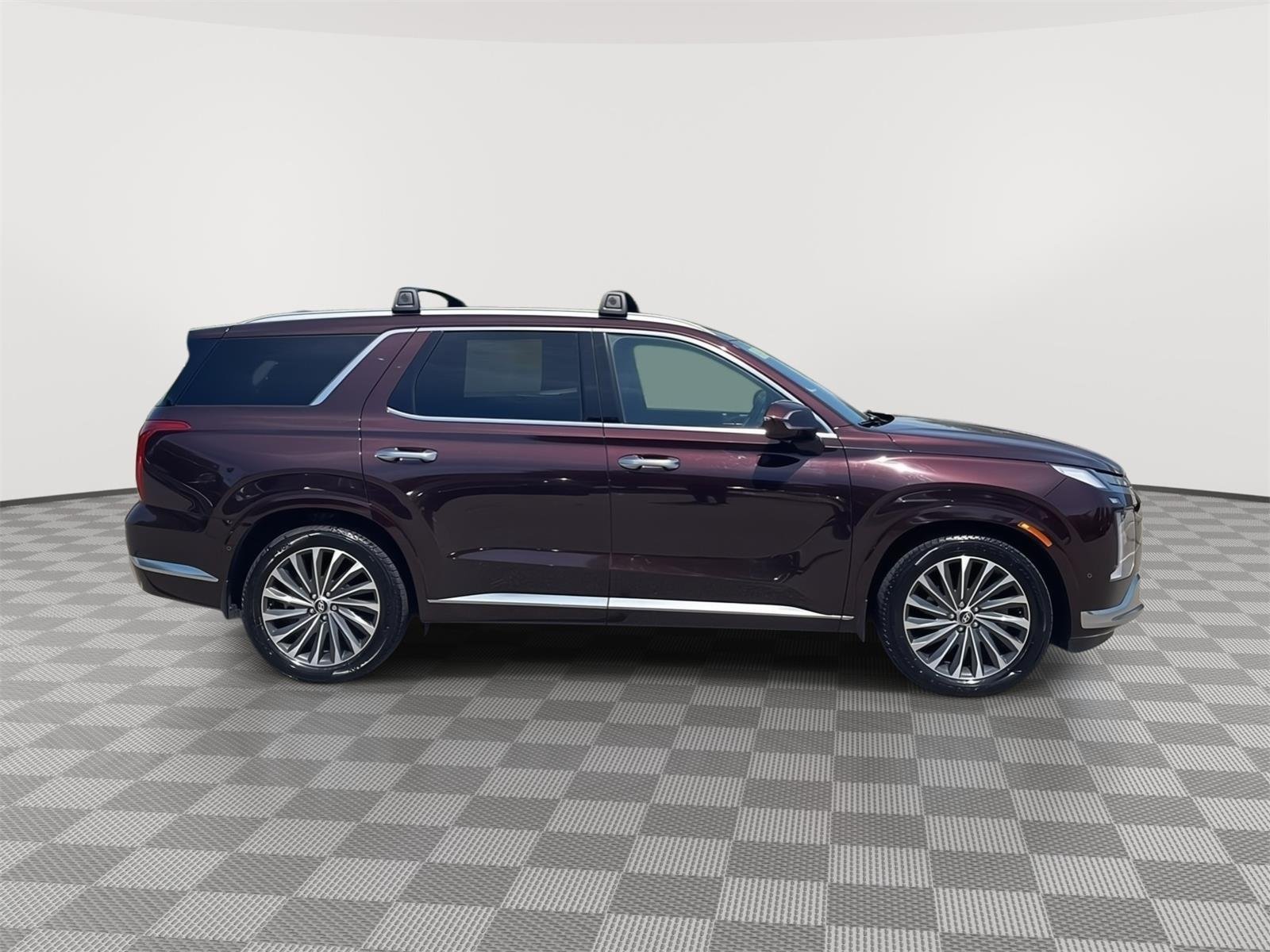 Used 2024 Sierra Burgundy Hyundai Calligraphy image 4