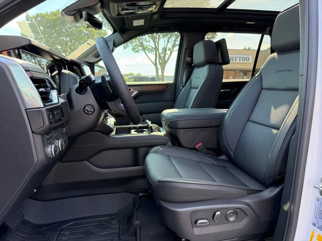 2026 GMC Yukon Denali - Photo 20