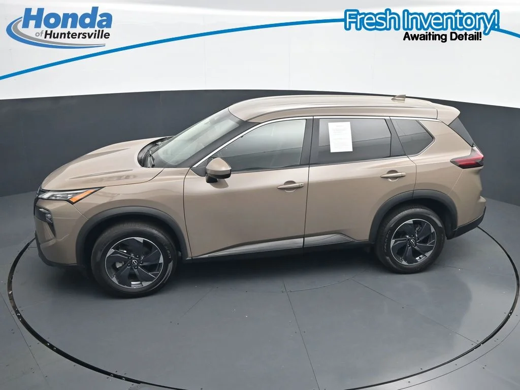 2025 Nissan Rogue SV - Photo 16