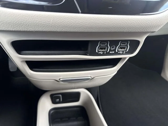 2024 Chrysler Pacifica Touring L - Photo 31