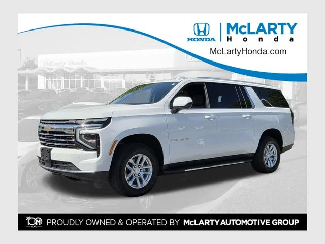 Used 2025 Summit White Chevrolet LT image 1