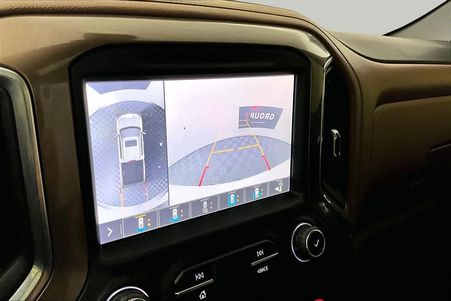 Used 2019 Iridescent Pearl Tricoat Chevrolet High Country image 26