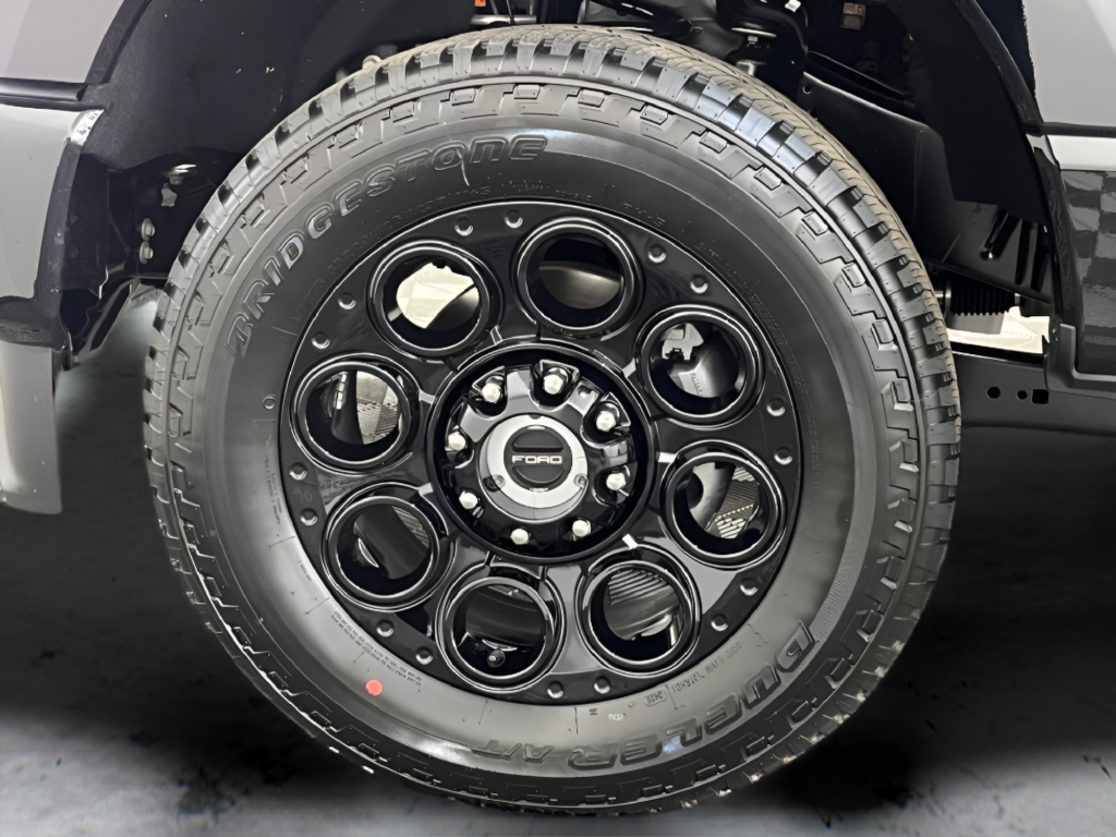 2026 Ford F-350 Super Duty XLT - Photo 15