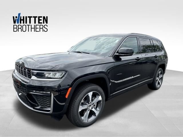 New 2026 Diamond Black Crystal Pearl-Coat Exterior Paint Jeep Limited image 1