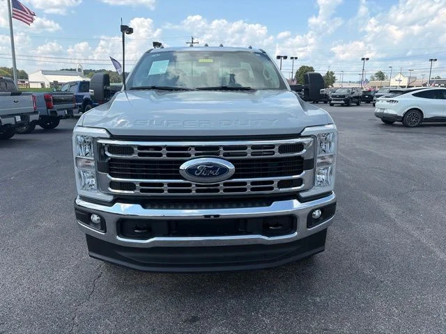 Used 2025 White Ford XLT image 14