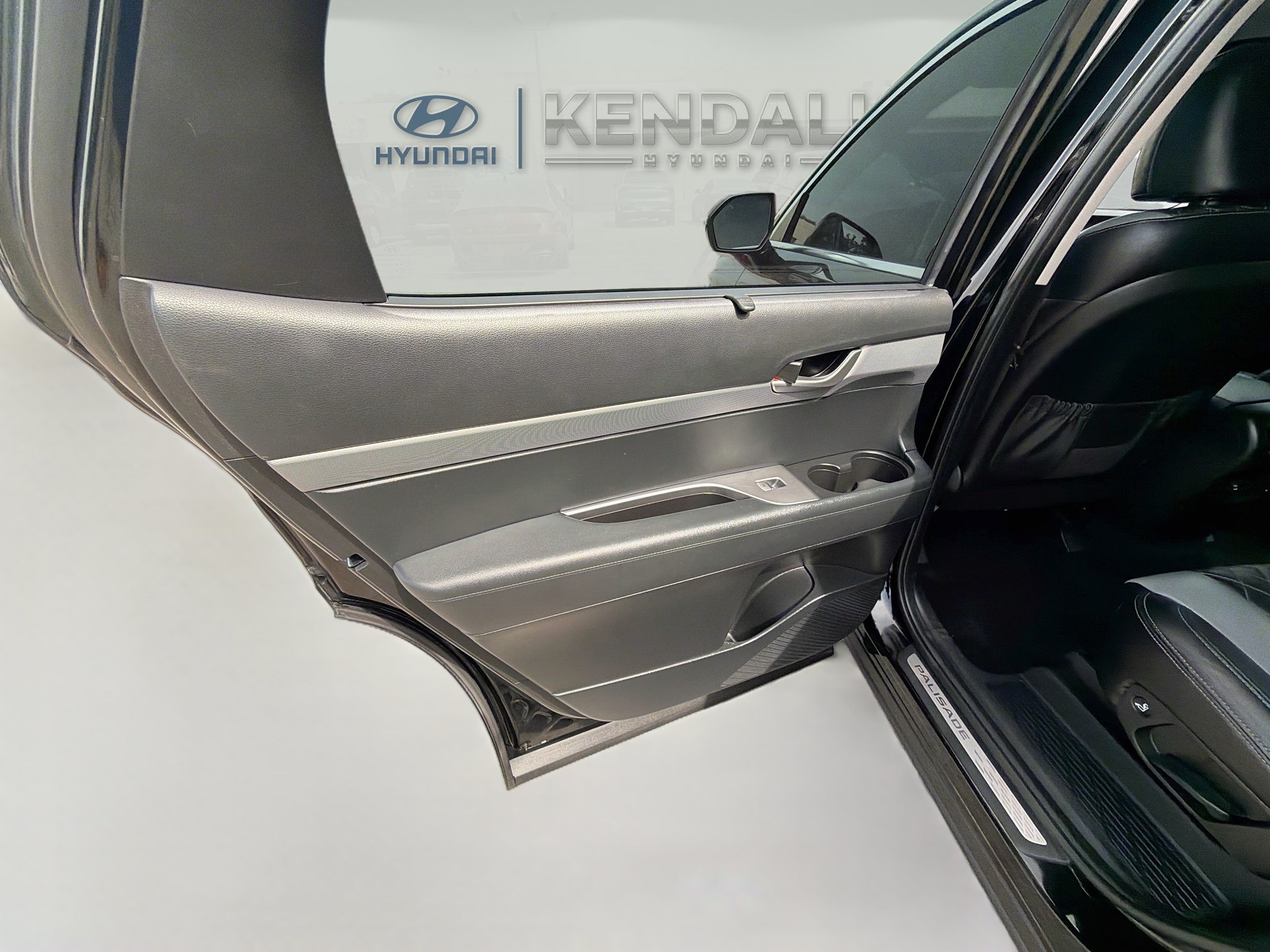 Used 2022 Abyss Black Pearl Hyundai SEL image 23