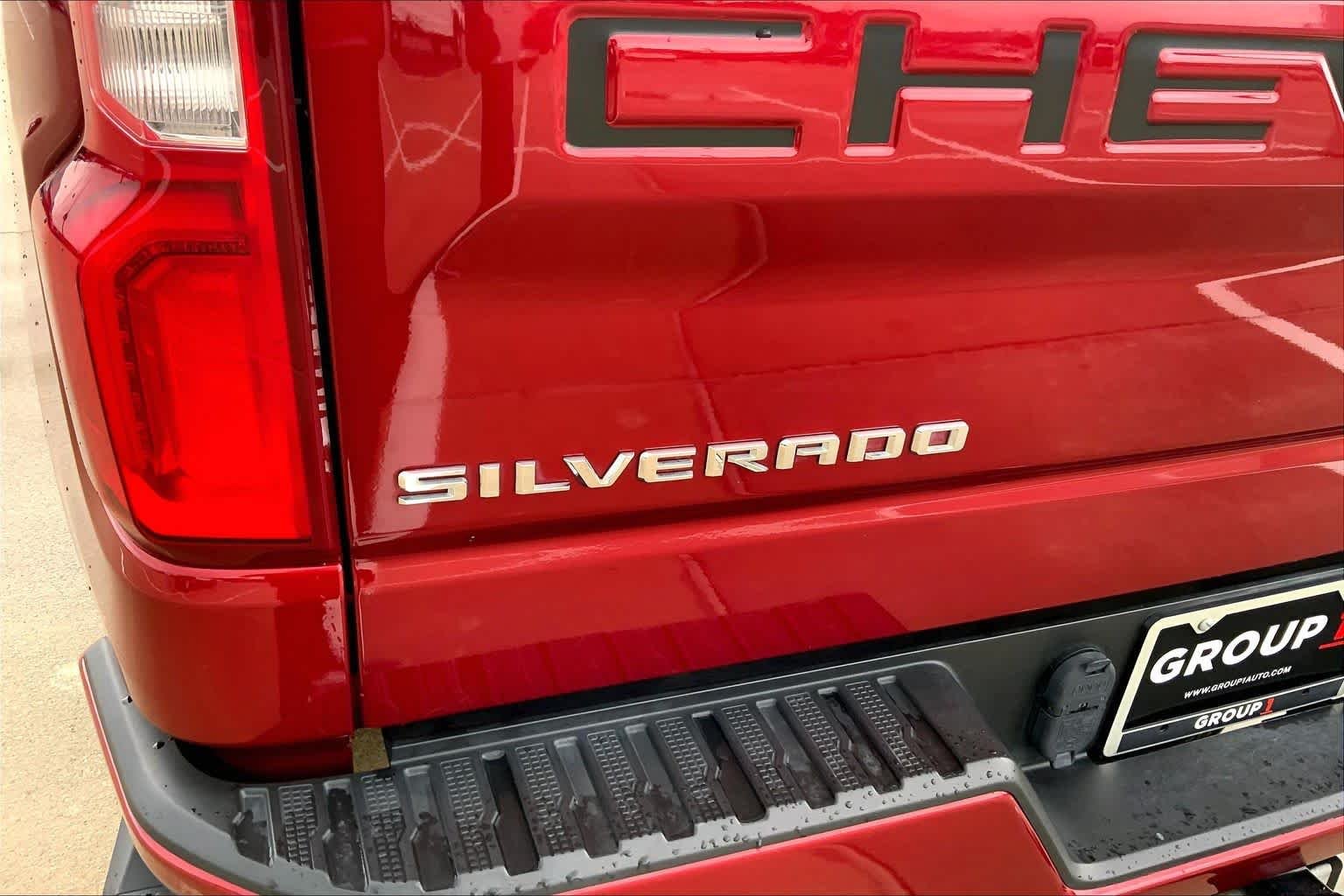 Used 2022 Cherry Red Tintcoat Chevrolet Custom image 30