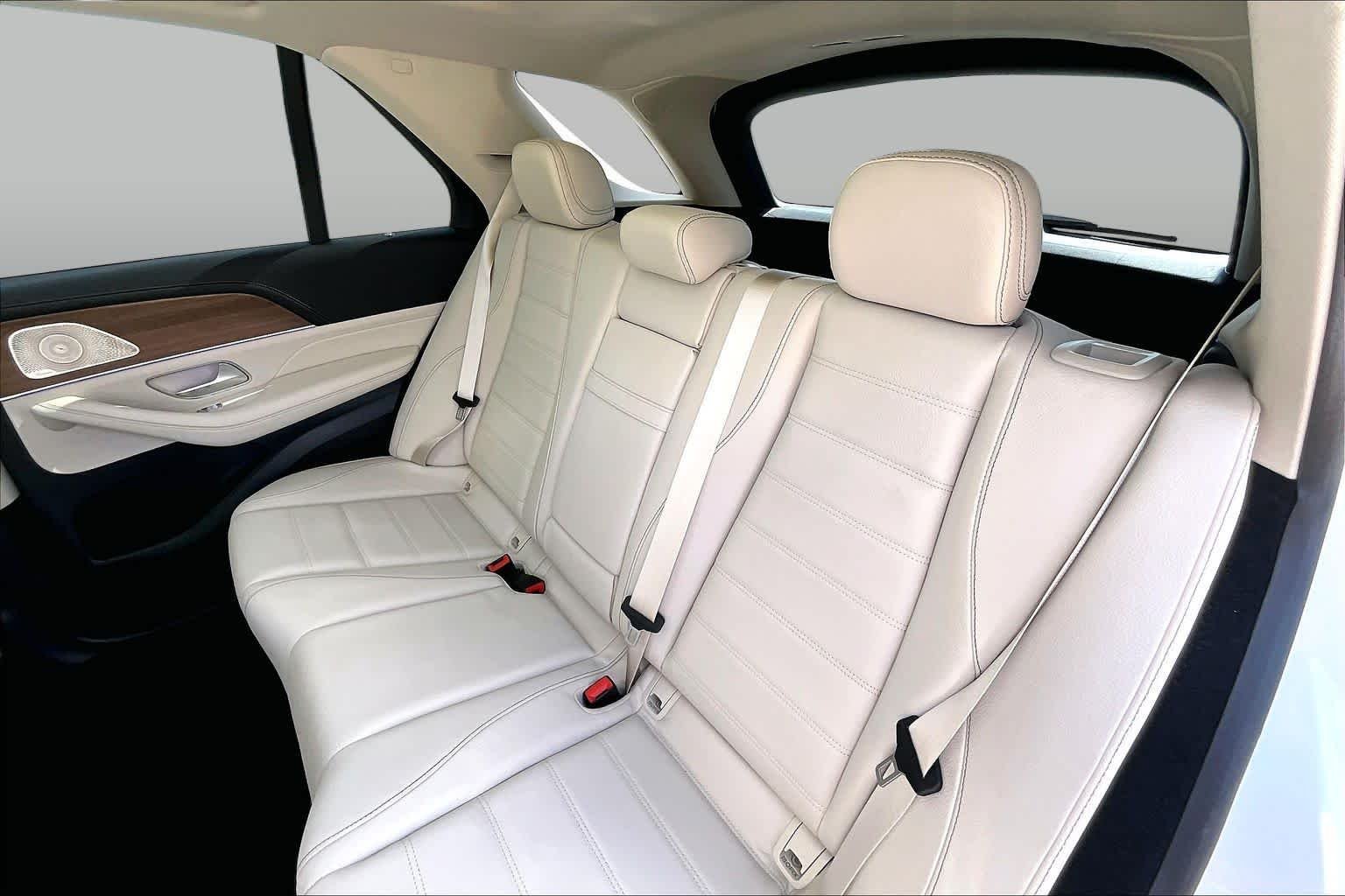 Used 2025 Polar White Mercedes-Benz GLE 450e image 21