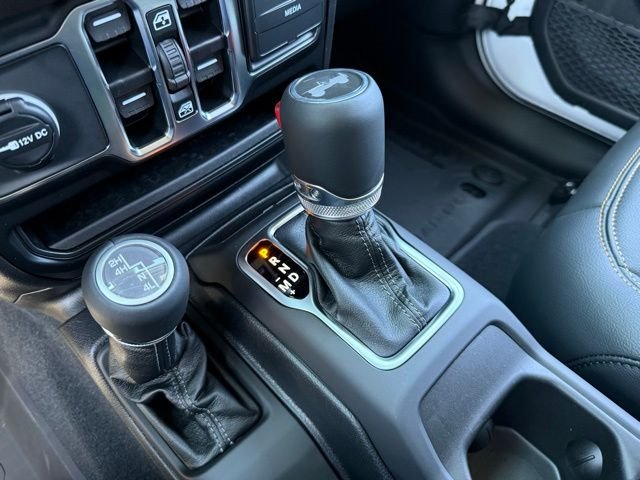 2025 Jeep Wrangler 4-Door Sahara - Photo 25