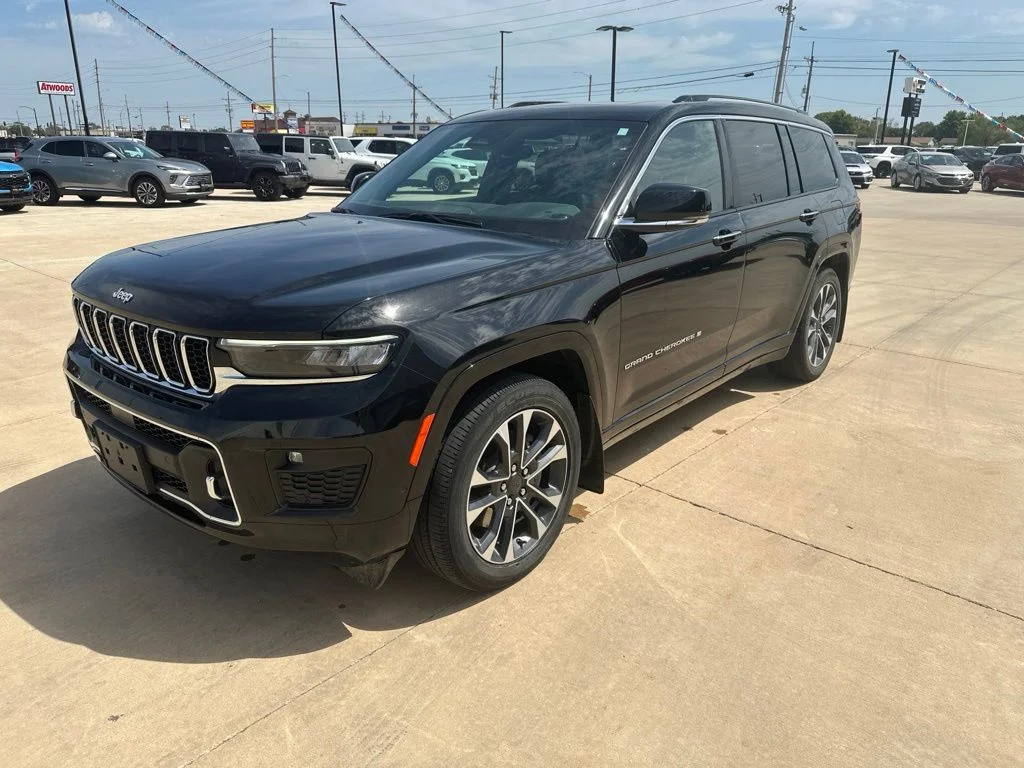Used 2023 Black Jeep Overland image 28