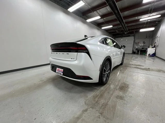 New 2026 Wind Chill Pearl <sup>1</sup> Toyota  XLE AWD image 8