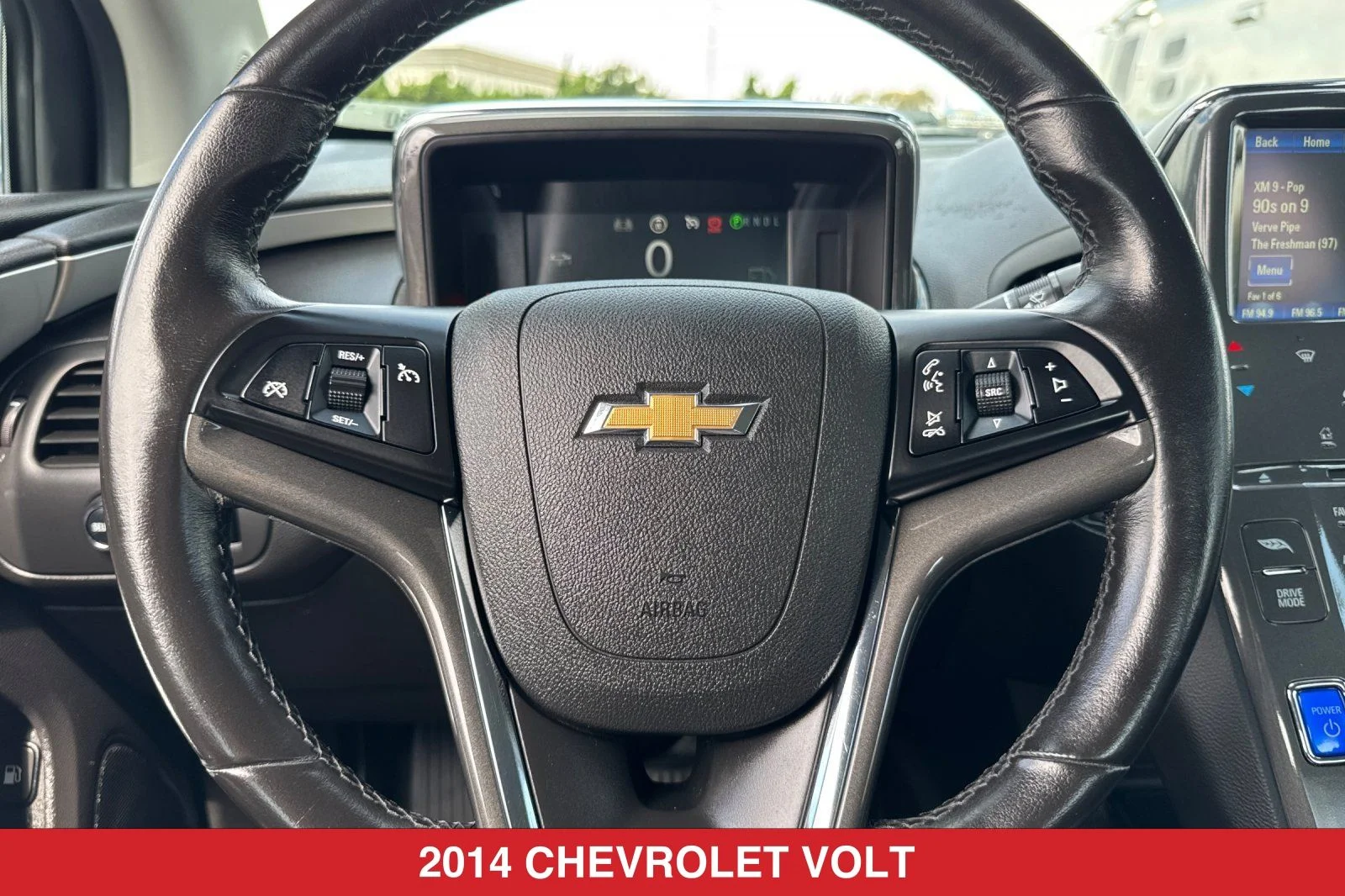 Used 2014 White Chevrolet Base image 23