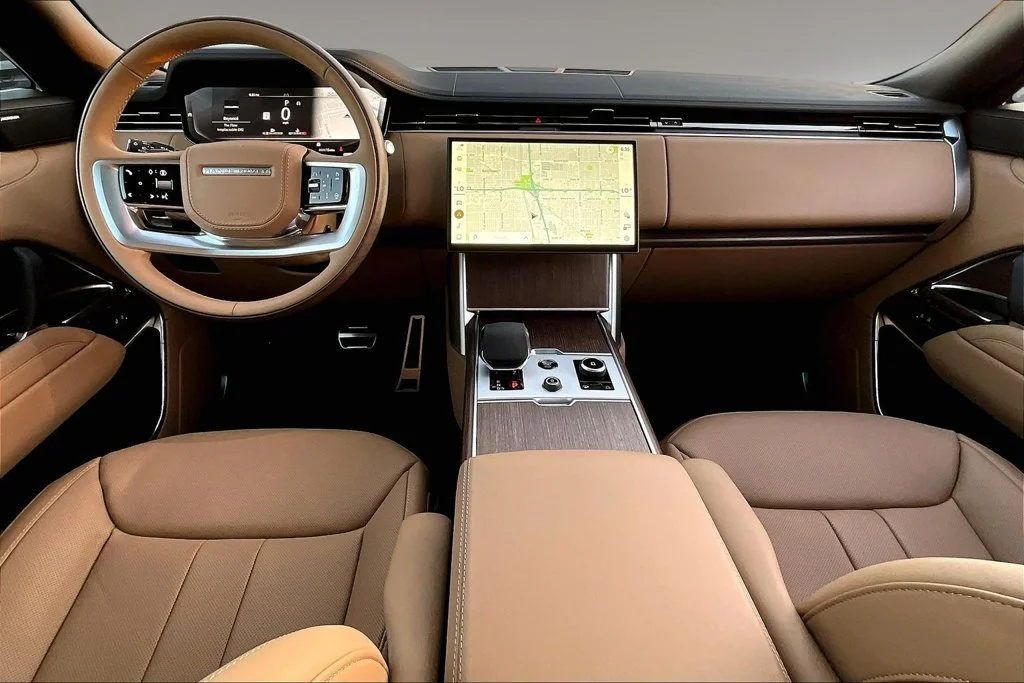 New 2027 Santorini Black LAND ROVER SE image 5