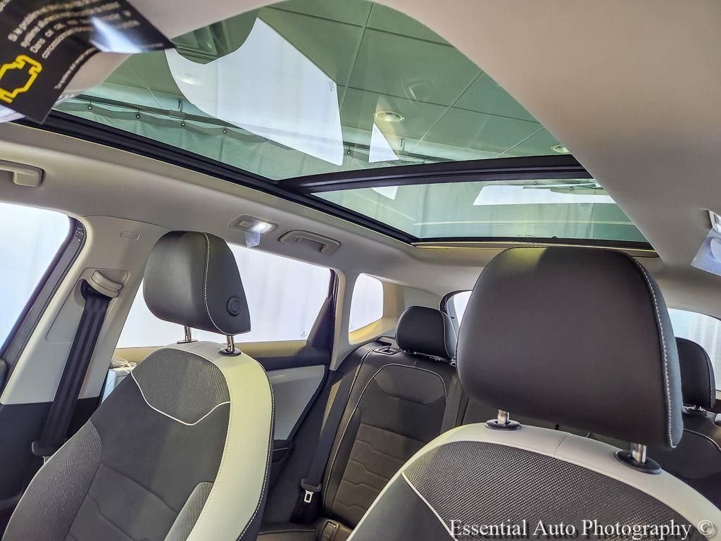 New 2026 Platinum Gray Metallic Volkswagen SE AWD image 10