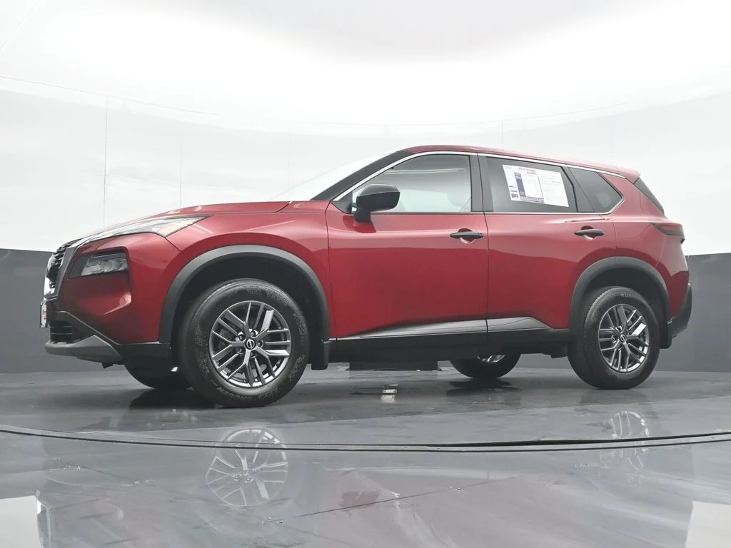Used 2023 Red Nissan S image 34