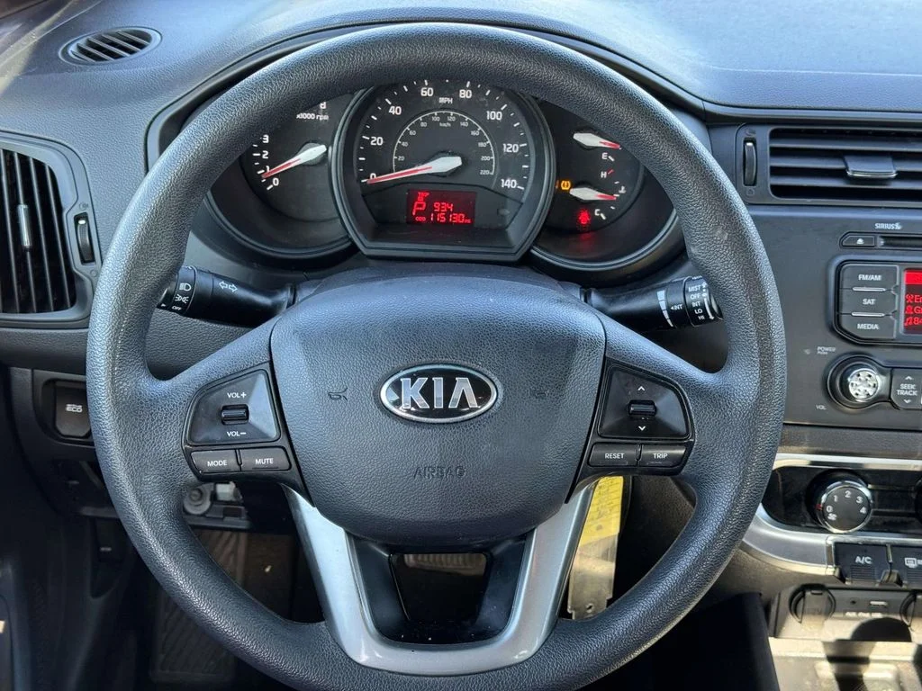 Used 2015 Silver Kia LX image 18