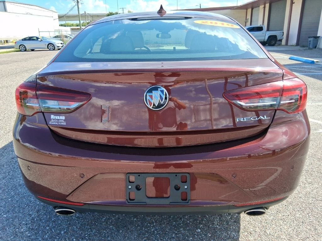 Used 2019 Red Buick Avenir image 4