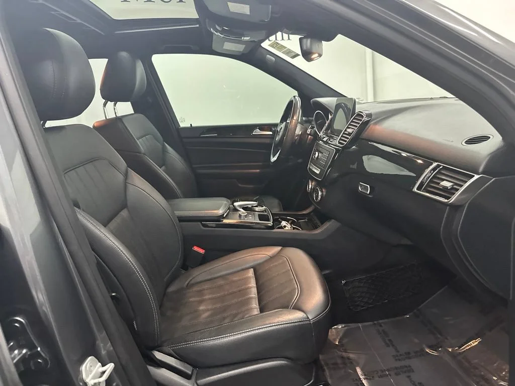 Used 2017 Gray Mercedes-Benz GLE 350 image 27