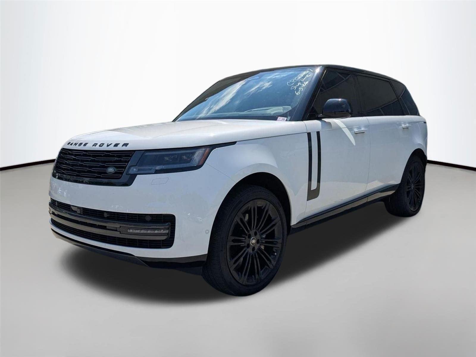 Used 2025 Fuji White Land Rover SE image 1