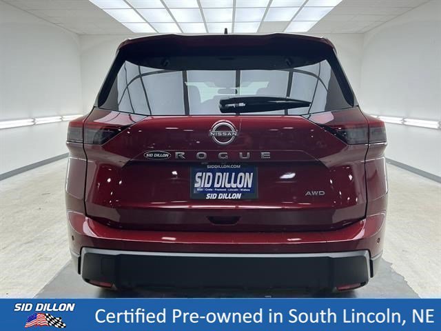 Certified Used 2025 Scarlet Ember Tintcoat Nissan S image 5