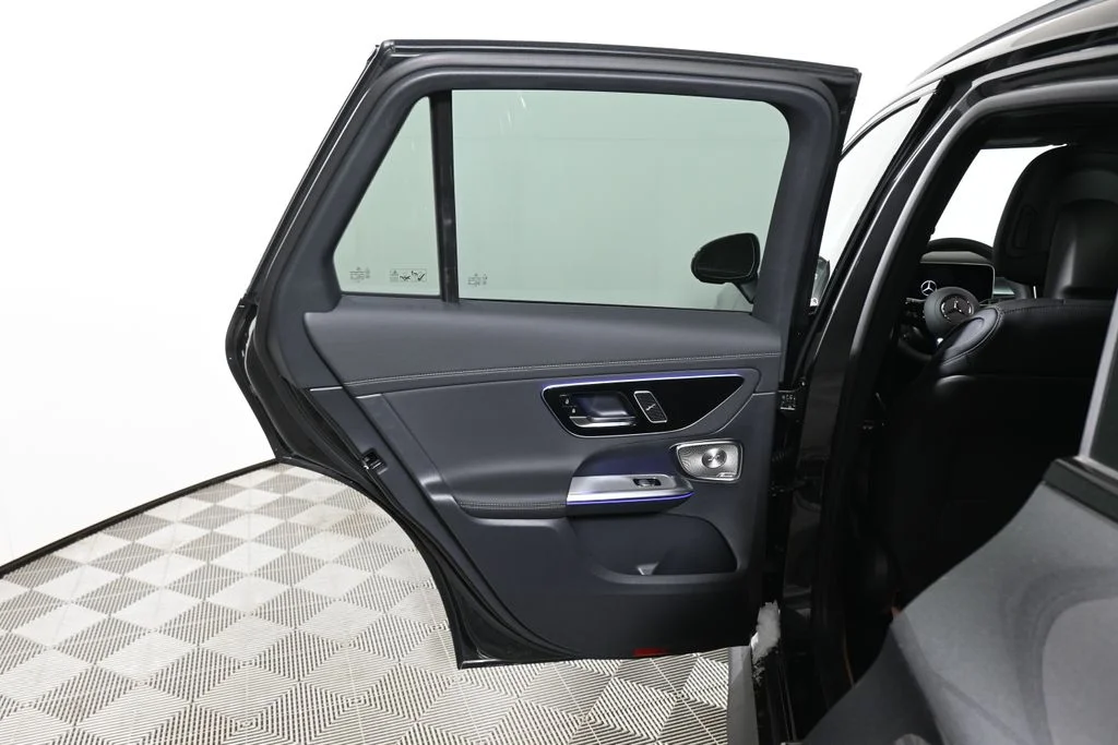 Used 2026 Gray Mercedes-Benz GLC 300 image 30